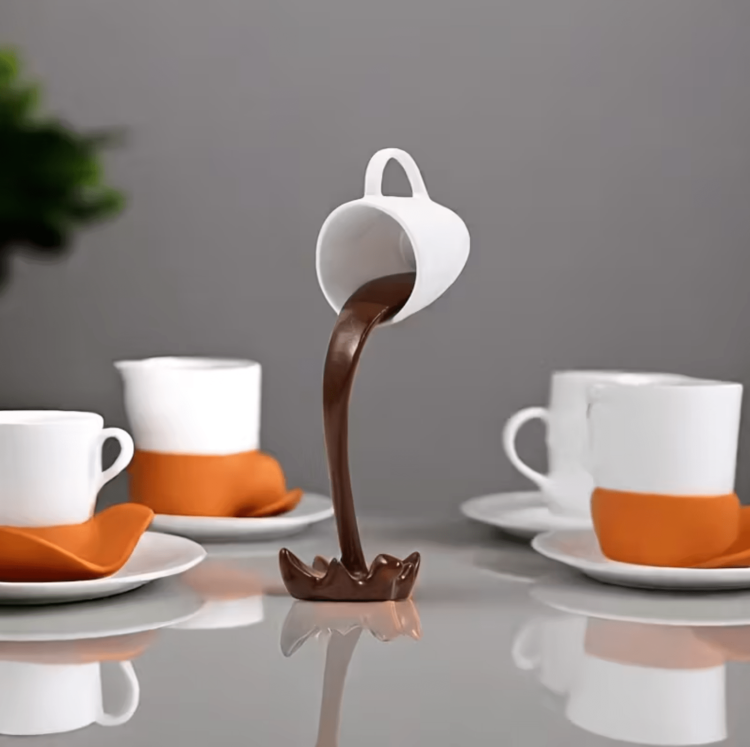 1 Pc, Creative Inverted Floating Resin Coffee Cup Decoration - Coffee Pour Effect, Suitable for Home And Office Decoration - Image 3