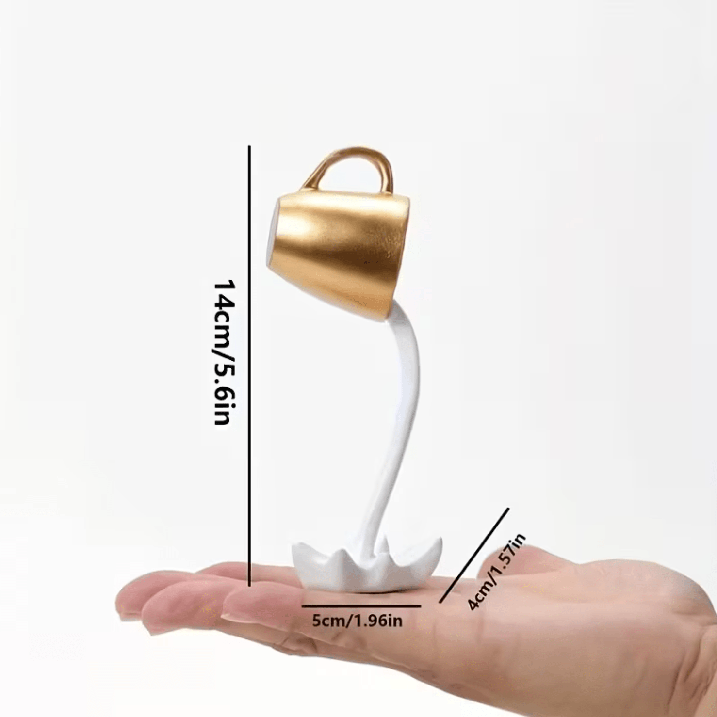 1 Pc, Creative Inverted Floating Resin Coffee Cup Decoration - Coffee Pour Effect, Suitable for Home And Office Decoration - Image 4