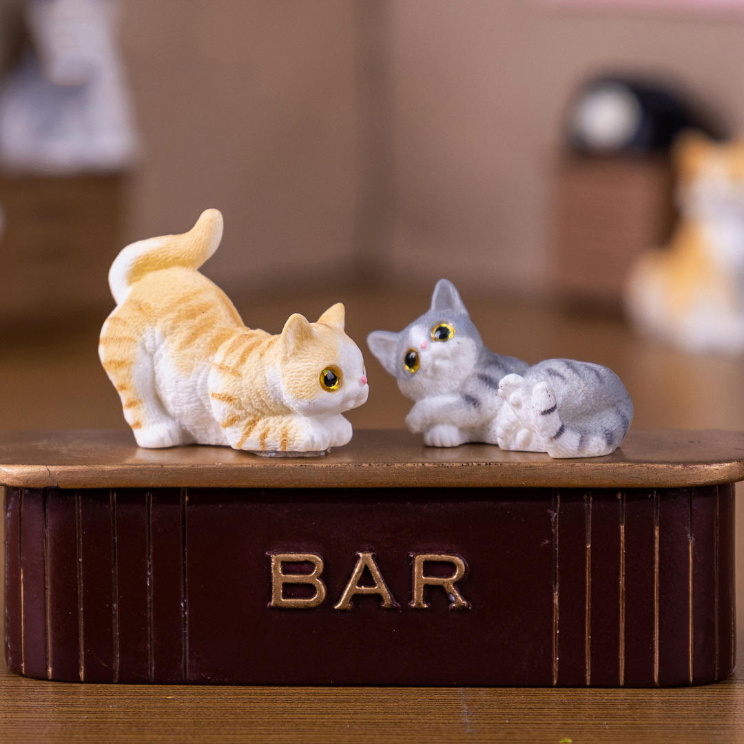 4 pcs set, Mini Cats Figurines, Realistic Playing Cats Resin Crafts, Cute Ornaments For Car, Home & Office Decor, Miniature Garden Decor - Image 4