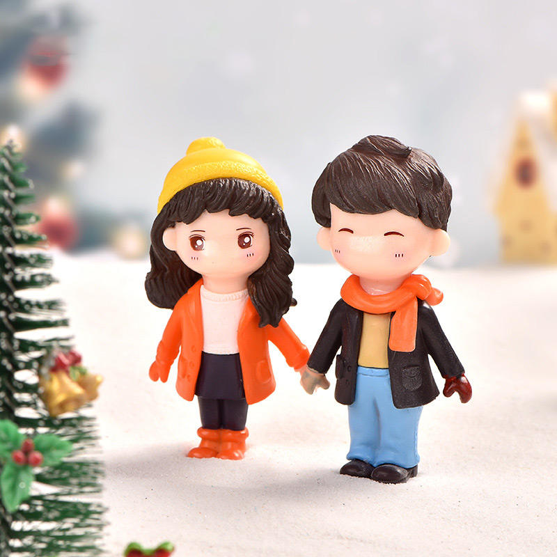 2 pcs set, Cute Winter Couple Figurines Holding Hands, Car, Office & Home Decoration. - Image 3